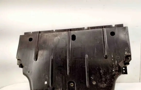 Center/middle under tray cover