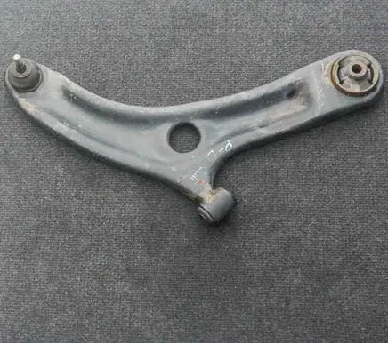 Hyundai i20 (PB PBT) Front lower control arm/wishbone 545011J500