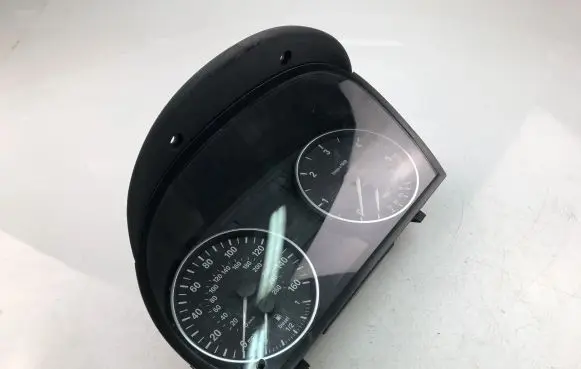 BMW 3 E90 E91 Speedometer (instrument cluster) 9141488