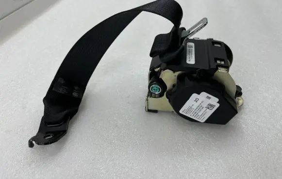 Tesla Model 3 Rear seatbelt 111015401F A202972067130