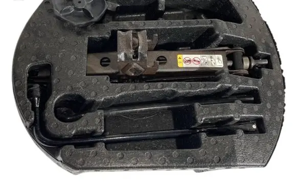 Jeep Grand Cherokee Tool set 68145663AA 68145664AA 68068665AC
