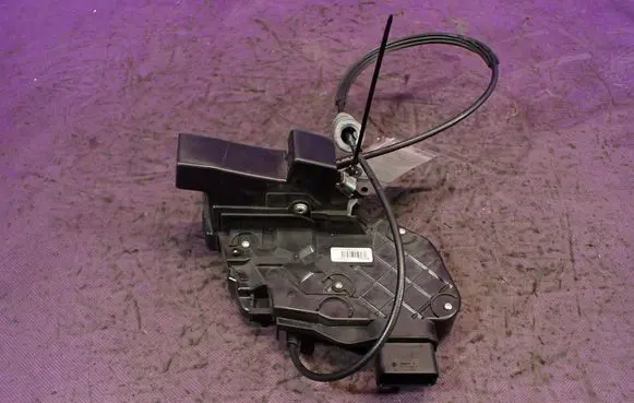 Volvo C30 Front door lock