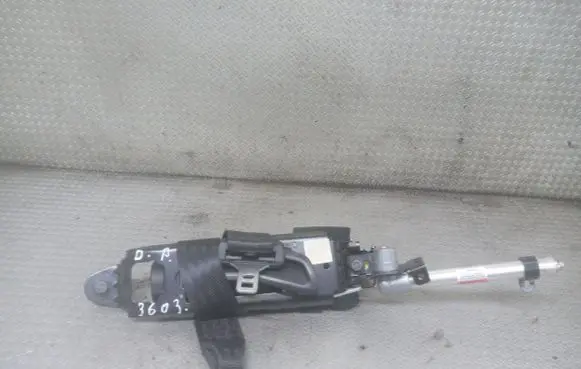 Volvo C30 Front seatbelt 30642223 6061062R0C