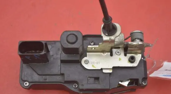 Tesla Model S Front door lock 6008912-00-C