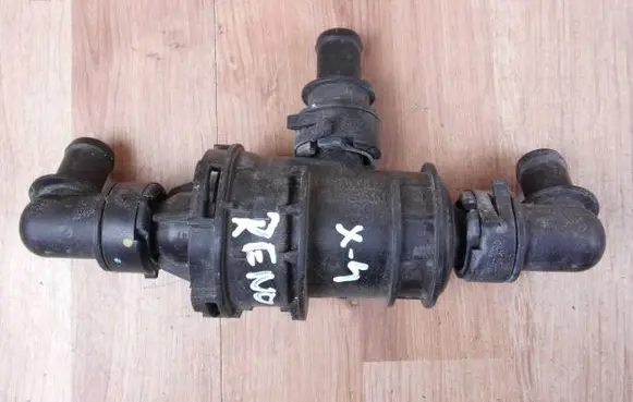 Dacia Duster Thermostat 212006896R