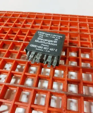 Audi A8 S8 D2 4D Other relay 4B0907487E