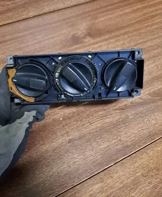 Volkswagen Golf III Climate control unit 1H0820045A