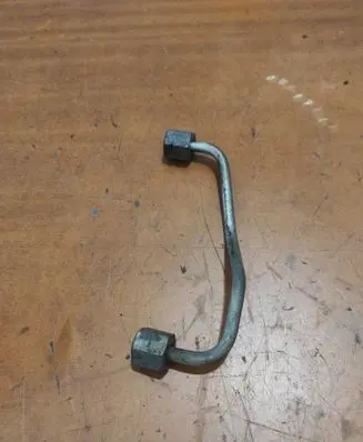 Fuel injector supply line/pipe