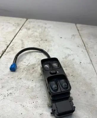 Mercedes-Benz C W203 Electric window control switch A2038218051 501810