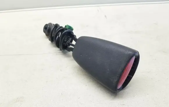 Volvo XC90 Front seatbelt buckle nr7056