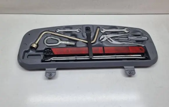 BMW 3 E46 Tool box 1096200