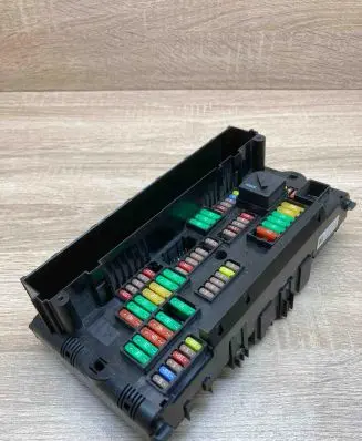 BMW 5 F10 F11 Fuse module 9252815 925281503