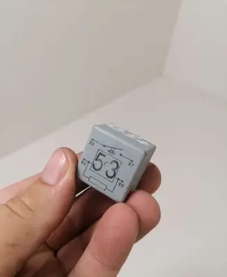 Volkswagen PASSAT B5.5 Other relay 141951253B