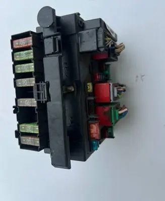 Peugeot 307 Fuse module 9646405180 25108670