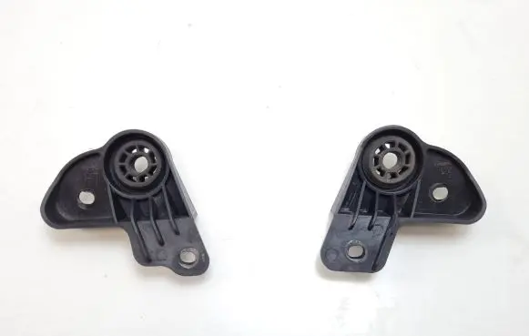 Opel Insignia B Radiator mount bracket 84012896 84012895