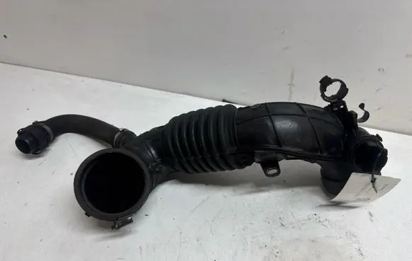 BMW 4 F32 F33 Turbo air intake inlet pipe/hose 7810745 586509