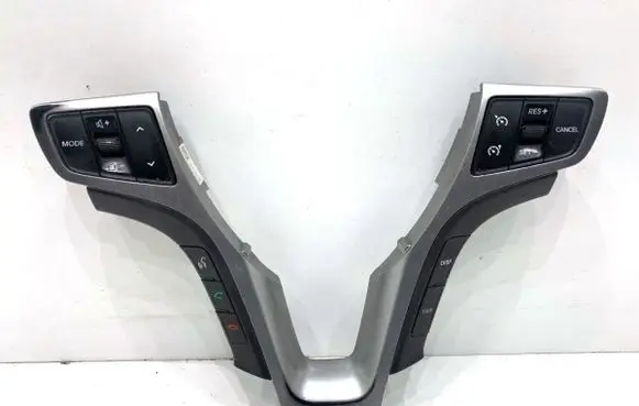 Hyundai i40 Steering wheel buttons/switches 39R29U-1110