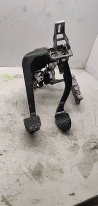 Audi A4 S4 B7 8E 8H Pedal assembly 8E1721117A