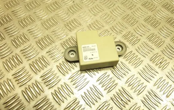 BMW 5 E60 E61 Antenna control unit 693502401 21367510