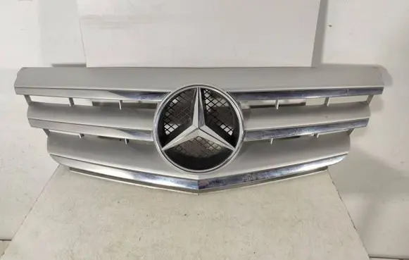 Mercedes-Benz B W245 Front bumper upper radiator grill 
