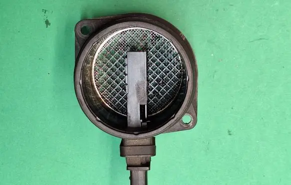 Volkswagen Transporter - Caravelle T5 Mass air flow meter 0281002735