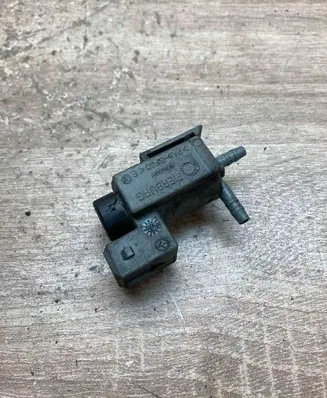 BMW 5 E60 E61 Vacuum valve 7537612 08T029