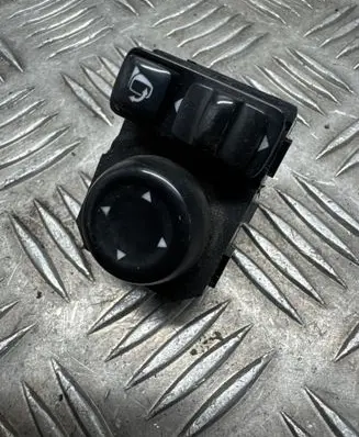 Nissan X-Trail T32 Wing mirror switch 255704EA1B