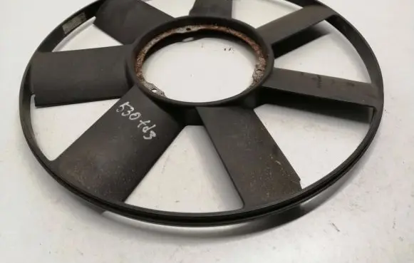 BMW 5 E39 Fan impeller 2243303