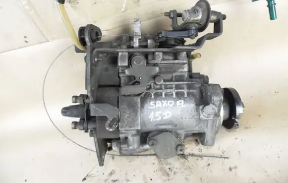 Citroen Saxo Fuel injection high pressure pump 0460484148