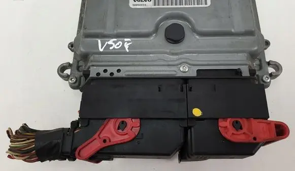 Volvo V50 Engine control unit/module 30650454