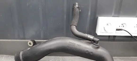 Renault Megane III Air intake duct part 8201003136