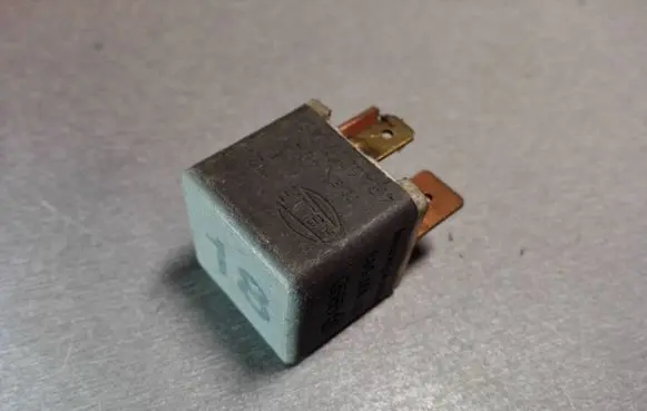 Volkswagen PASSAT B4 Other relay 191937503