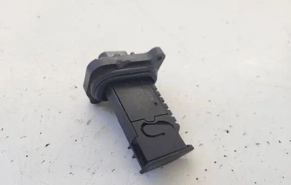BMW 3 F30 F35 F31 Mass air flow meter 0280218266 7602038 316704551