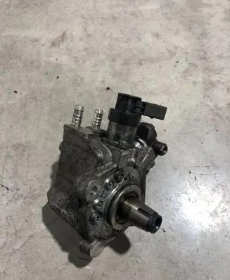 BMW X3 F25 Fuel injection high pressure pump 0445010517 781069607
