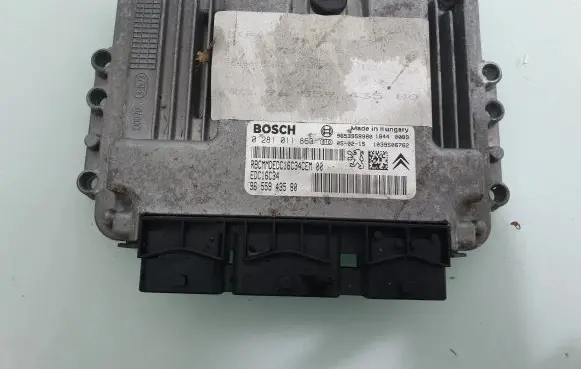 Citroen C4 I Engine control unit/module 9655943580 0281011863
