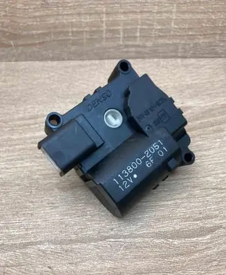 Toyota Auris 150 Air flap motor/actuator 1138002051 6F01