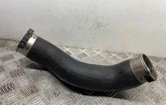 Mercedes-Benz C W204 Intercooler hose/pipe 2125280882