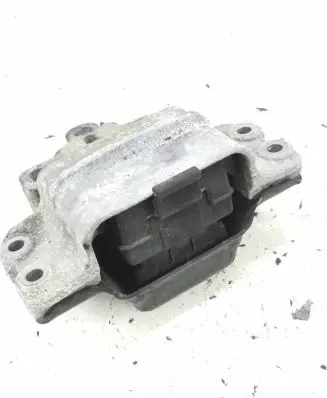 Volkswagen Touran I Engine mount bracket 1K0199555