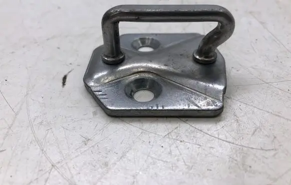 Ford Focus Front door lock loop/hook striker AM5AA21982AA 31391309