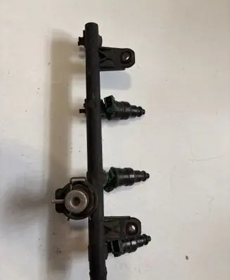 Renault Scenic I Fuel main line pipe 7700273702