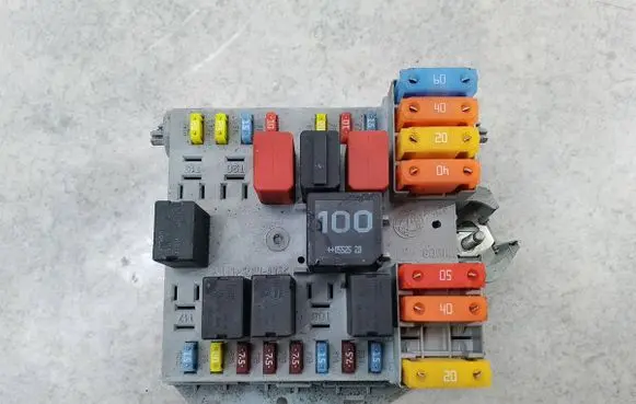 Alfa Romeo 159 Fuse box set 50510968