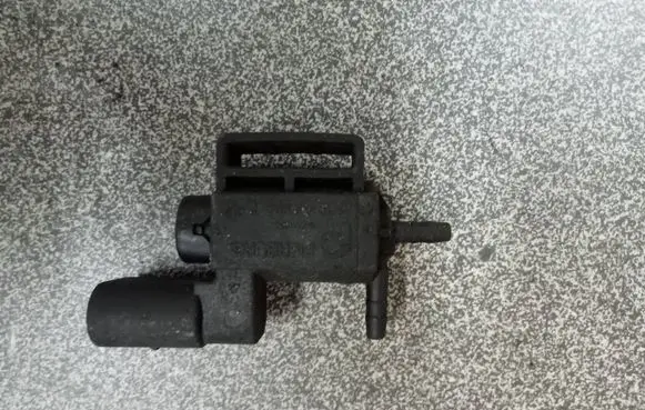 Audi A4 S4 B6 8E 8H Vacuum valve 03T217 037906283C 72288000