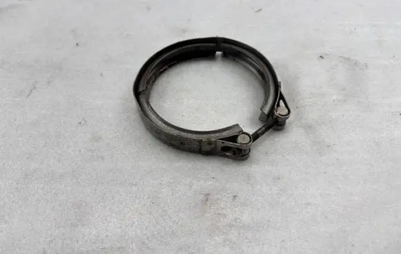 Skoda Octavia Mk3 (5E) Muffler pipe connector clamp 04L131455A 04L131455
