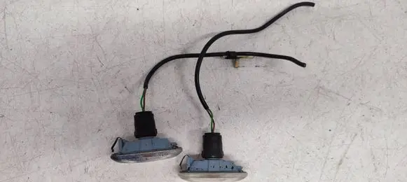 Audi A6 S6 C5 4B Front fender indicator light 8E0949127