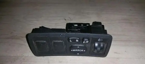 Toyota Avensis T220 Headlight level height control switch 183575 84152-05050
