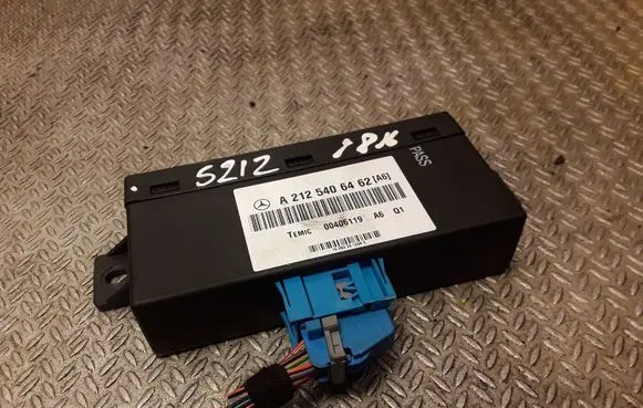 Mercedes-Benz E W212 Air suspension control unit module (rear) 2125406462 A2125406462