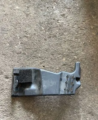 Battery bracket