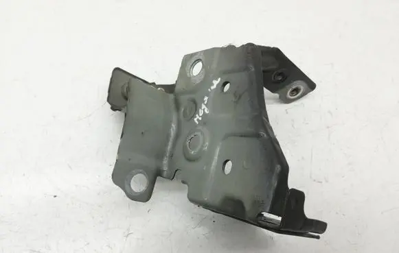 Renault Megane III Fender mounting bracket 6256002e