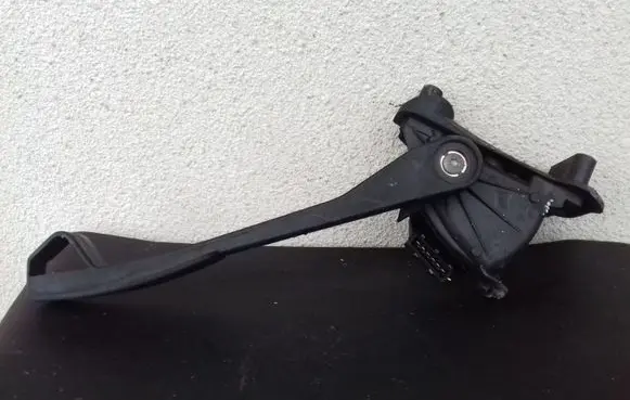Volvo S60 Accelerator throttle pedal 6PV00853701 30636004