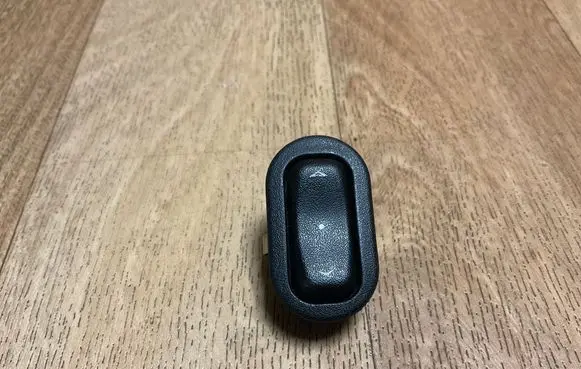 Opel Zafira A Electric window control switch 13363100 90561388